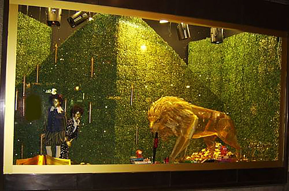 Selfridge's Windows Display 5 - Window Displays - 3D Studios